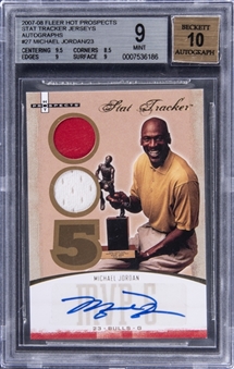2007-08 Fleer Hot Prospects "Stat Tracker" Jerseys Autographs #27 Michael Jordan Signed Game Used Patch Card (#12/23) – BGS MINT 9/BGS 10